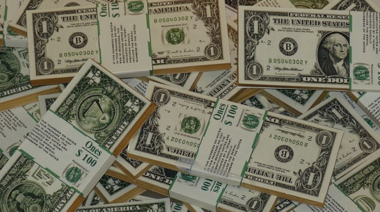 Потери России от санкций и подешевевшей нефти оценили в 570 млрд долларов