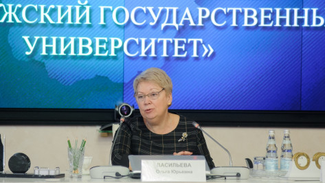 В Воронеже министр образования России назвала недостаток школьных учебников