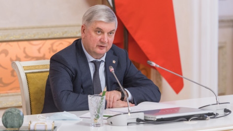 Воронежский губернатор решил повысить зарплаты бюджетников с января 2023 года