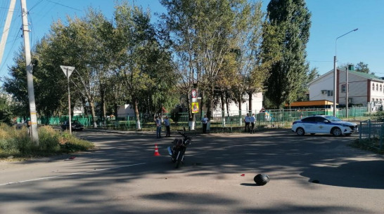 В Павловске столкнулись мотоцикл и Volkswagen Polo: пострадал 14-летний подросток