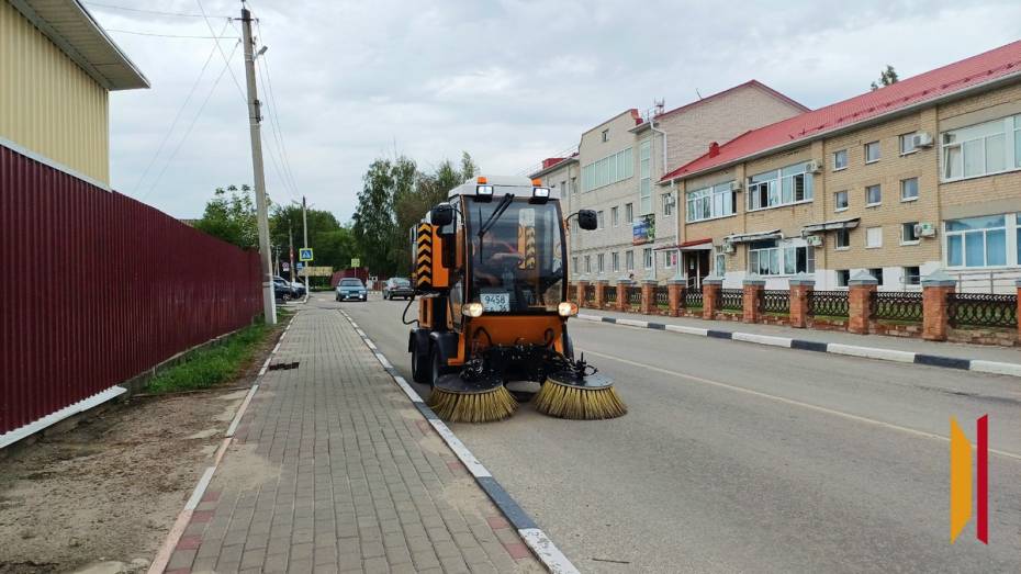 В коммунальную службу Хохольского района поступил автопылесос