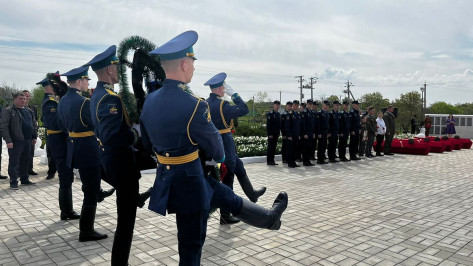 В Чистой Поляне под Воронежем торжественно перезахоронили останки 66 бойцов Красной армии