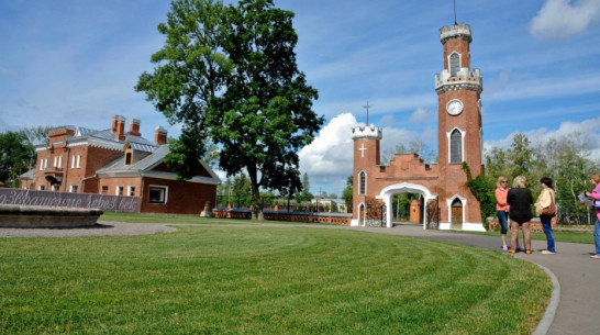 Свитский корпус замка Ольденбургских под Воронежем откроется в ноябре