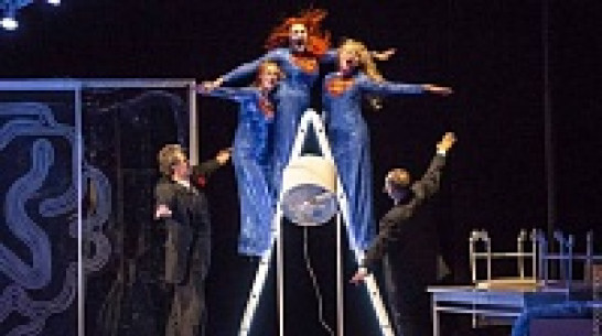 В Воронеж из Тольятти приедут «Женщины на грани»