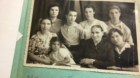 Внучка сказочницы Анны Корольковой показала воронежцам раритетные семейные фотографии