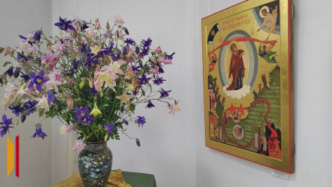 В Лисках открылась выставка работ иконописца Андрея Верхотина