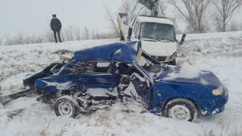 Появились подробности страшного ДТП на заснеженной трассе в Воронежской области