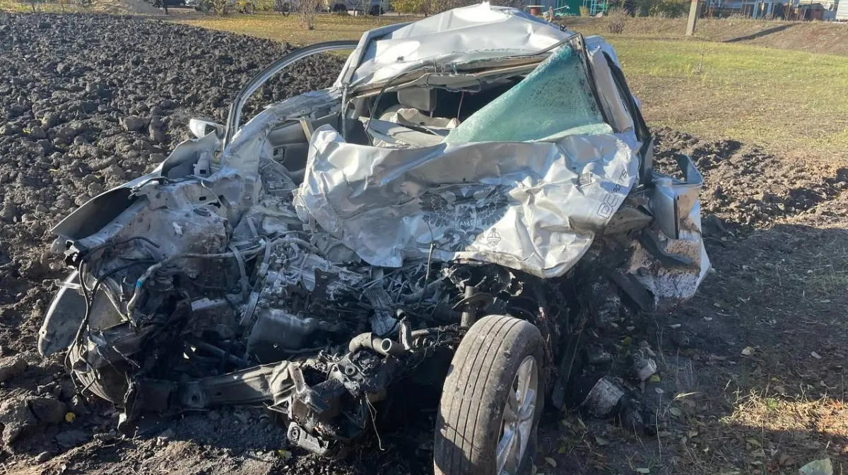 В Воронежской области 34-летний водитель Hyundai погиб в жестком ДТП с  КамАЗом