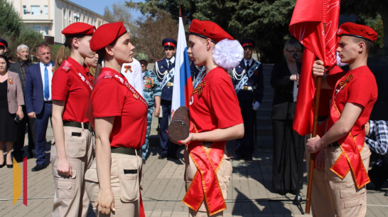 В Верхнемамонский район привезли символы Победы