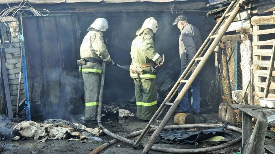 Под Воронежем при пожаре в строительном вагончике погиб мужчина