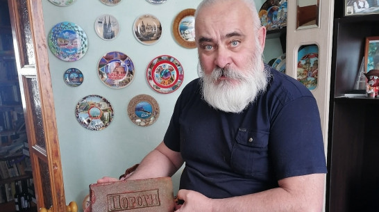 Душа просит кирпича. Житель Рамонского района собрал коллекцию старинных стройматериалов