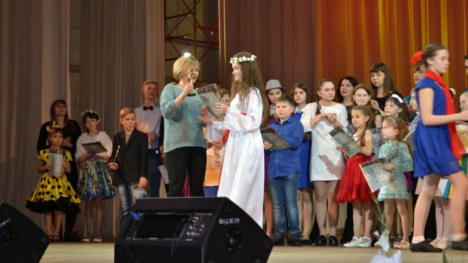 Ольховатская вокалистка стала лауреатом международного конкурса «Роза ветров-2017»