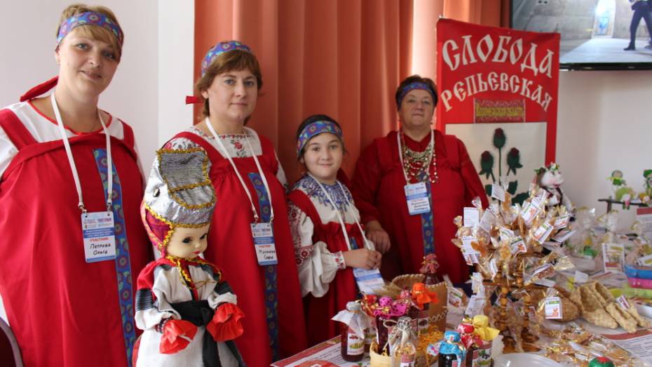Репьевские мастера получили 6 наград на окружном этапе всероссийского конкурса