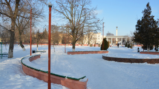 В Богучаре нашли побивших плафоны на фонарях вандалов