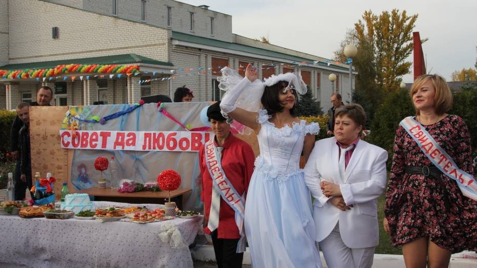 В Новохоперском районе 309-летие села Красное отметят свадьбой