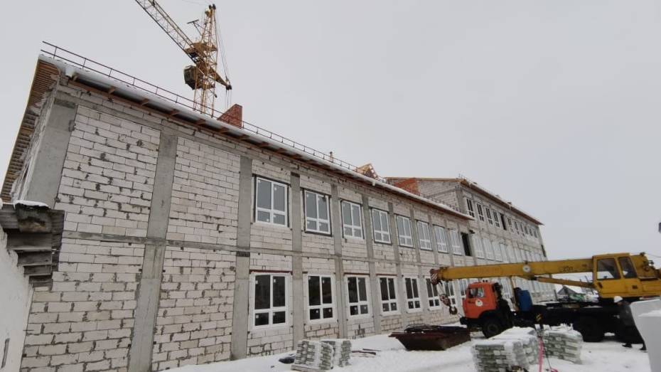 Воронежский губернатор рассказал о ходе строительства новой школы в Аннинском районе