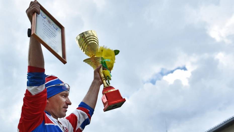 Бутурлиновский спортсмен завоевал «золото» на первом этапе Кубка России по лыжероллерам