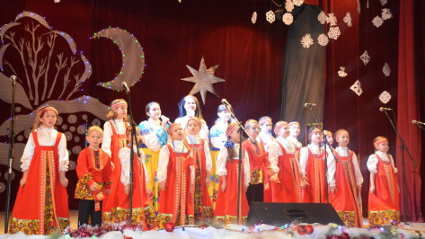 Верхнемамонцы на Рождественском благотворительном вечере собрали 80 тыс рублей