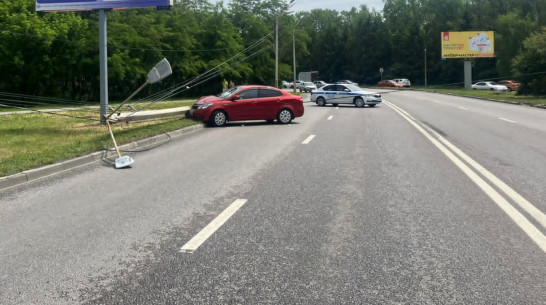 Младенец и 9-летняя девочка попали в больницу после ДТП в Воронеже