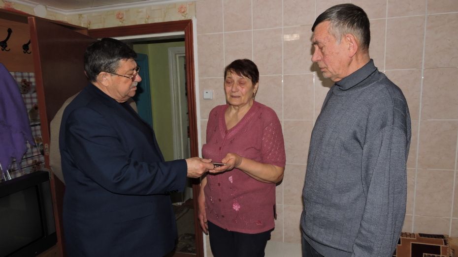 В Кантемировском районе вручили орден Мужества родным погибшего в СВО бойца