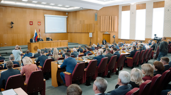 Участники программы «Герои земли Воронежской» посетили первое заседание облдумы нового созыва