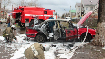 Житель Воронежской области из-за ссоры с женой поджег 4 случайных машины
