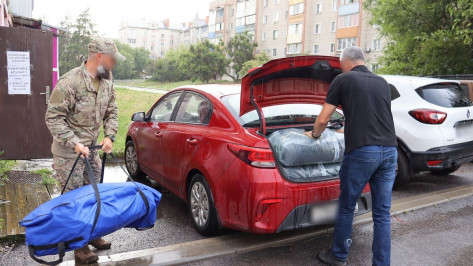 Лискинцы передали участникам СВО надувные лодки