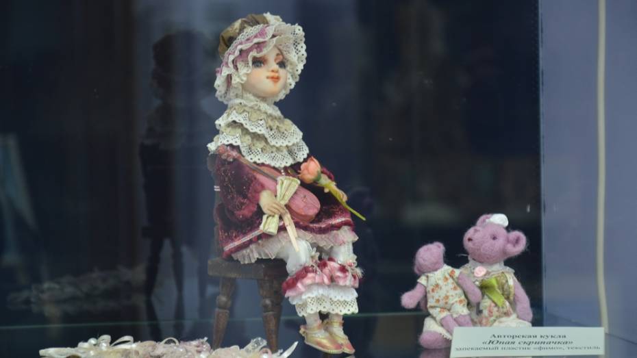 Выставка авторских кукол открылась в Острогожске