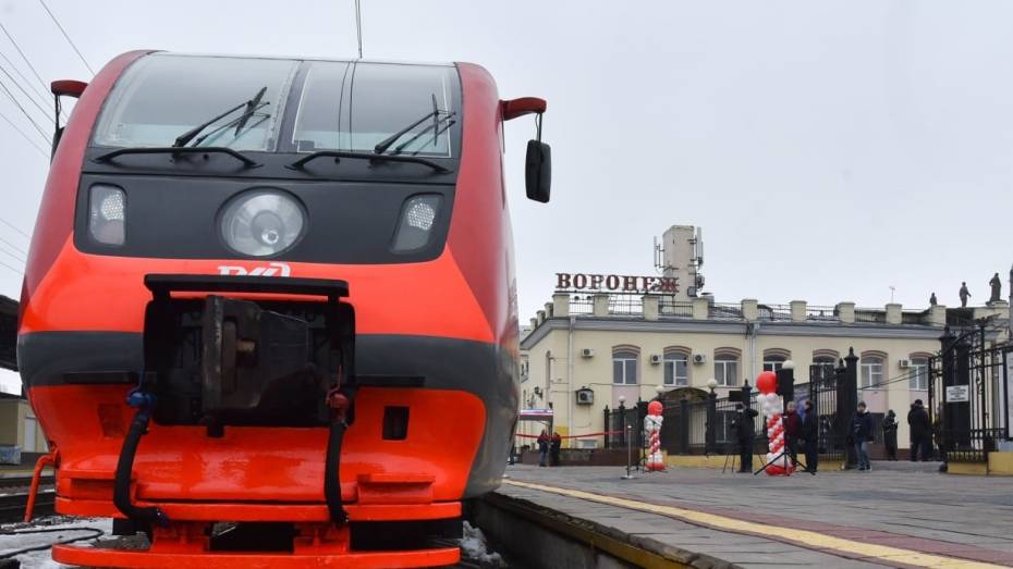 В Воронеже задержали отправление фирменного поезда до Москвы из-за сломанного турникета