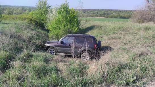 Воронежец разбил авто на безымянной дороге и умер в машине скорой помощи