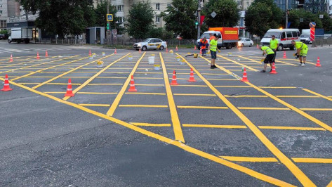 Вафельную разметку нанесут еще на двух перекрестках в Воронеже