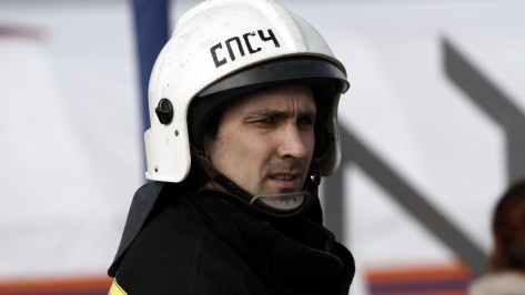 В Воронеже спасатели эвакуировали 11 человек из-за пожара в многоэтажке