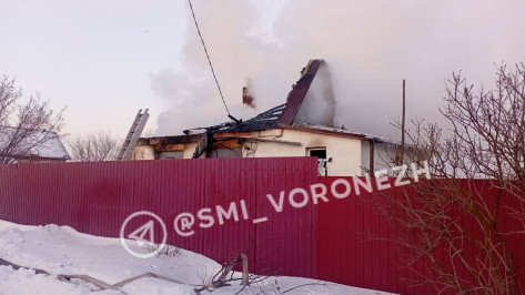 В воронежском микрорайоне Семилукские Выселки заживо сгорел мужчина