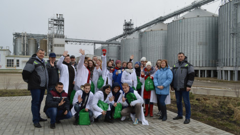 Ученики павловского агрокласса побывали на предприятии «АГРОЭКО» по производству кормов