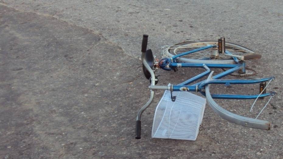 В Воронеже ехавший на службу полицейский сбил велосипедистку