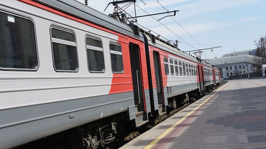 Пригородные поезда изменят режим работы в праздничные дни в Воронежской области