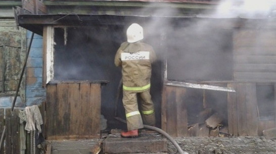 При пожаре в воронежском селе Бугаевка погиб 62-летний хозяин дома