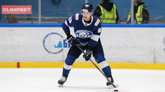 Воронежский «Буран» победил тульский АКМ в овертайме на домашнем льду