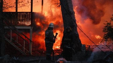Фотовыставка о тяжелой работе пожарных открылась в Воронеже
