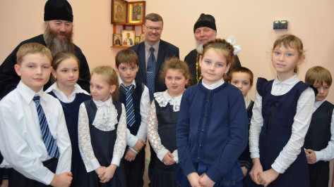 В семилукской школе открылась православная комната