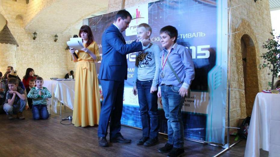 Острогожские юные конструкторы стали призерами «Робофеста-2015»