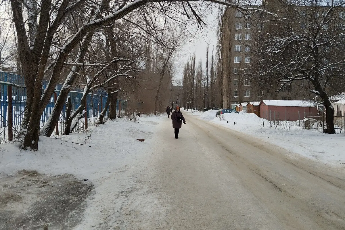 По скользкой дорожке. Кому воронежцам пожаловаться на обледеневшие тротуары