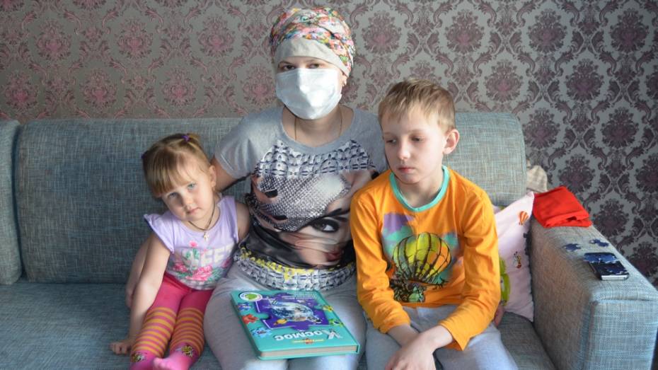 Жители Воронежской области собрали для онкобольной женщины 120 тыс рублей за неделю