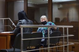 «Я ее не била!» В Воронеже суд разбирается в причинах смерти почти 100-летней бабушки