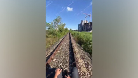 «Из Тепличного в Шилово за 15 минут»: воронежцы прокатились на самодельной мотодрезине