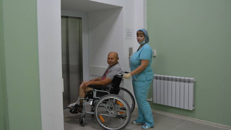 В Россошанской райбольнице хирургический корпус оснастили лифтом