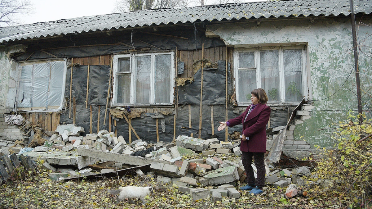 Жил в бараке. Барак Воронеж. Бараки в Малом Истоке на Агрономической. Рабочие на соседнем участке проживают в бараке. Бараки под Воронежем.