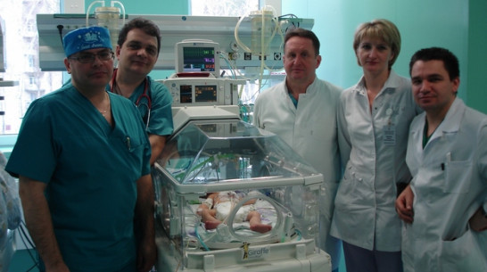 В Воронеже известный кардиохирург сделал инновационную операцию двухлетнему мальчику