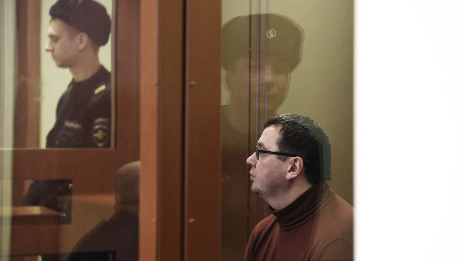 Подозреваемому в коррупции экс-ректору воронежского вуза смягчили обвинение
