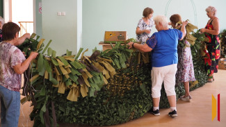 ДОМ неравнодушных сердец. Подгоренские мастерицы изготовили более 100 масксетей